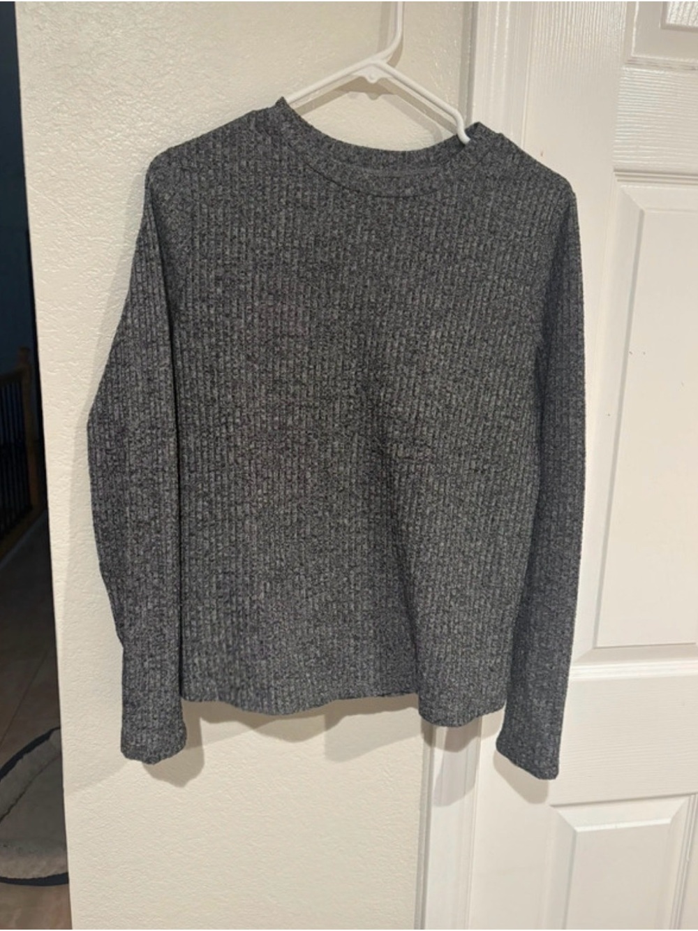 SHEIN Men's Dark Gray Ribbed Crewneck Sweater